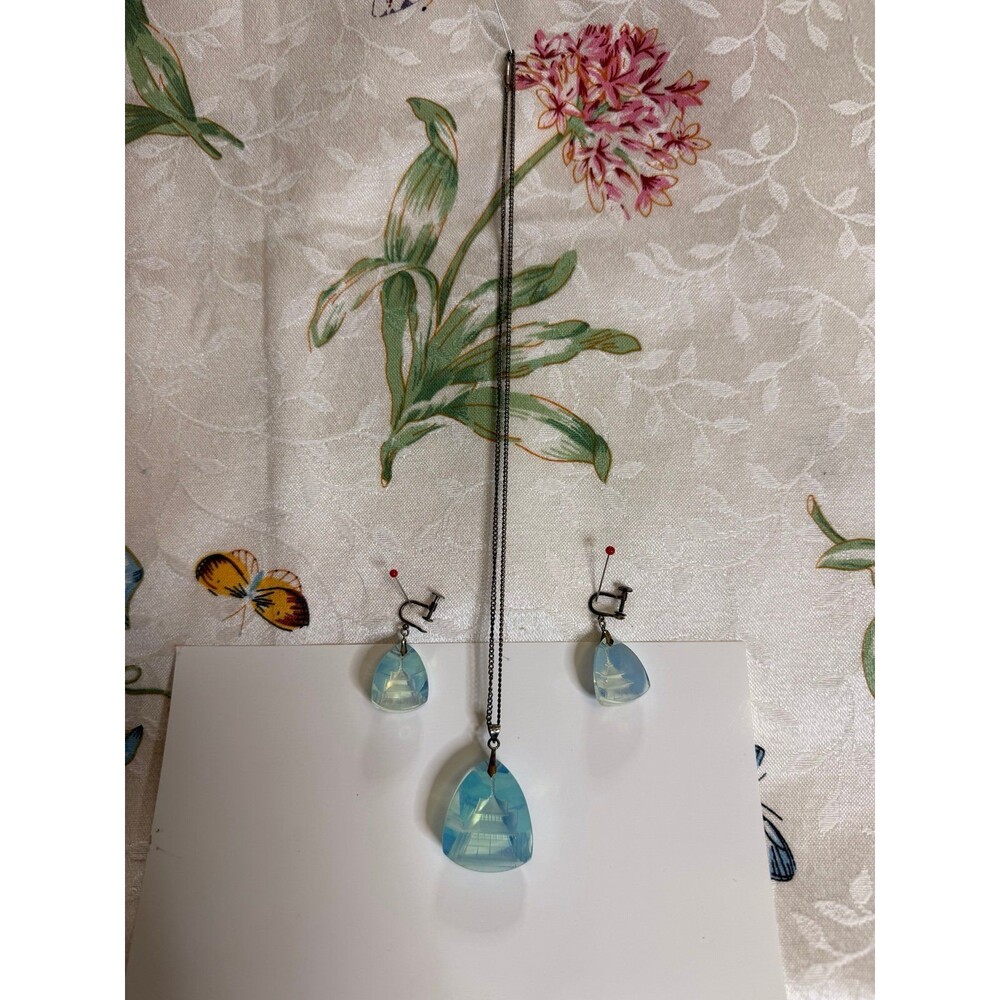 Vintage Necklace And Earrings - Picture 7 of 8